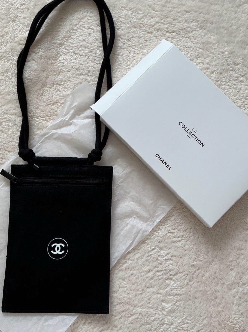 Chanel Beauty La Collection 2024 Passport Phone Pouch